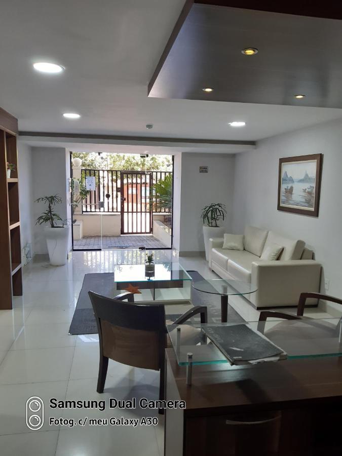 Apartamento Encantador Com Estacionamento Кабо Фрио Екстериор снимка