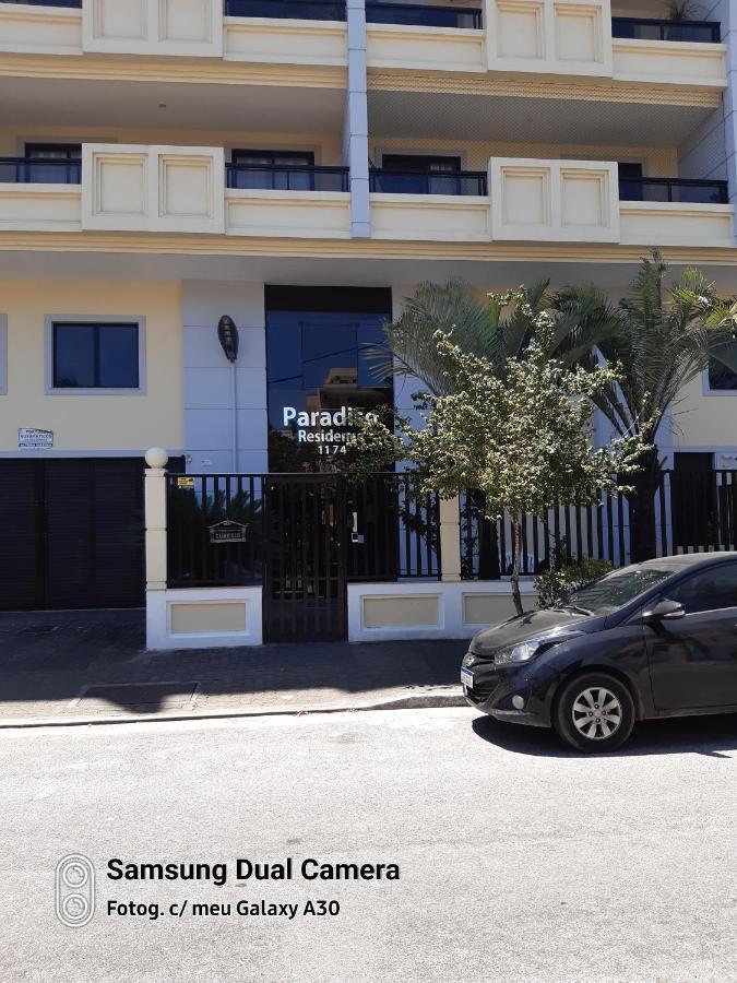 Apartamento Encantador Com Estacionamento Кабо Фрио Екстериор снимка