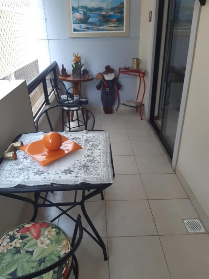 Apartamento Encantador Com Estacionamento Кабо Фрио Екстериор снимка